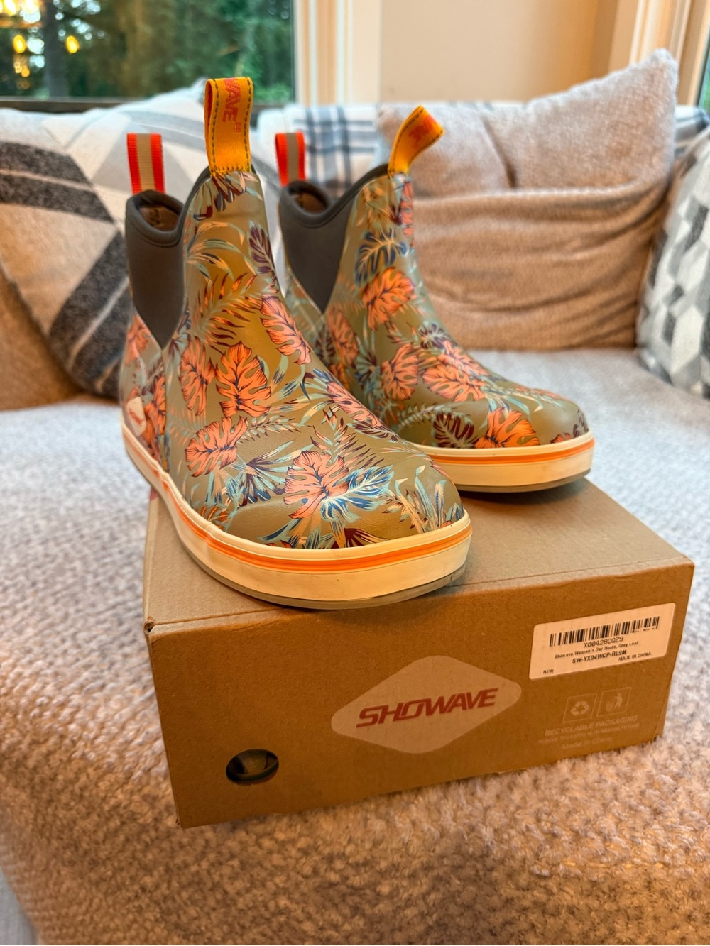 SHOWAVE Women’s Size 9 Floral Waterproof Deck Rain Boots Ankle Slip On